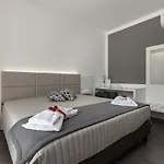 Sirius Luxury B&B 산비토로카포